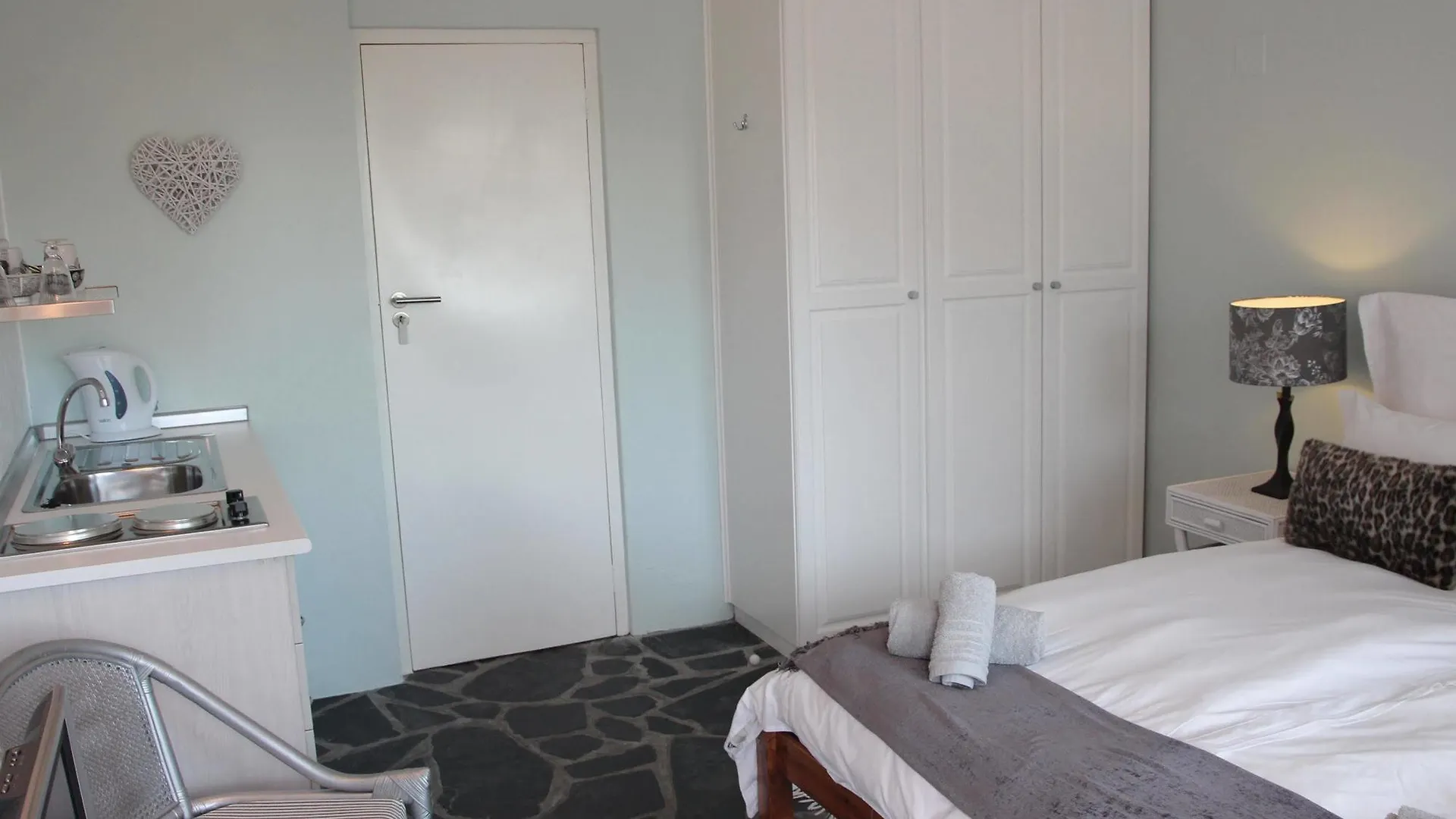 Southern Cross Guesthouse Somerset West Gasthof